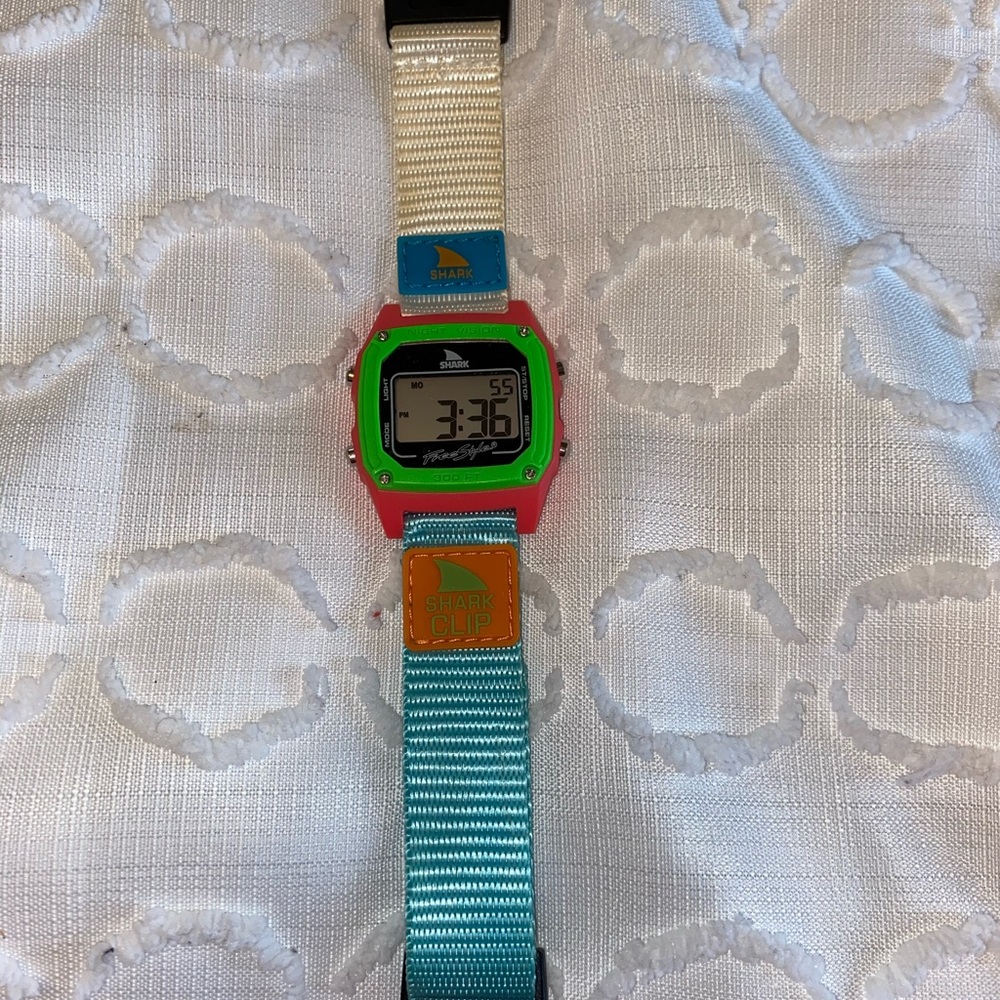 Freestyle shark digital watch